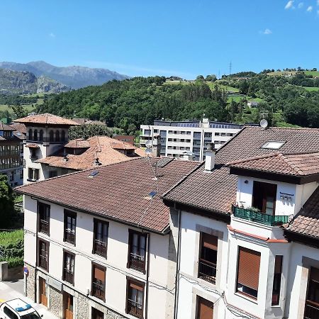 Atico La Plaza Apartment Arriondas Bagian luar foto