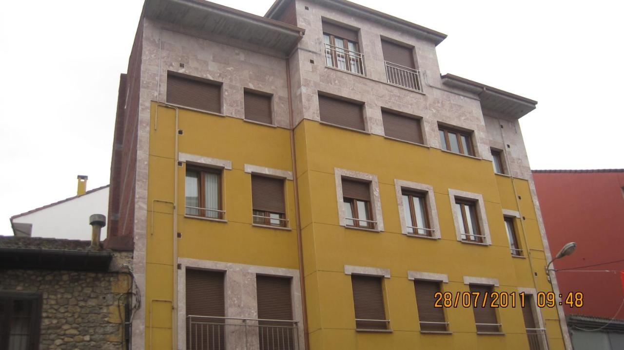 Atico La Plaza Apartment Arriondas Bagian luar foto