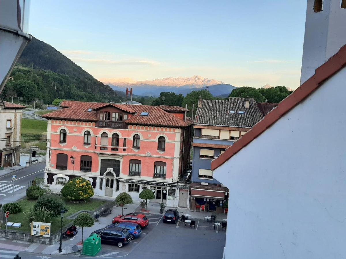 Atico La Plaza Apartment Arriondas Bagian luar foto